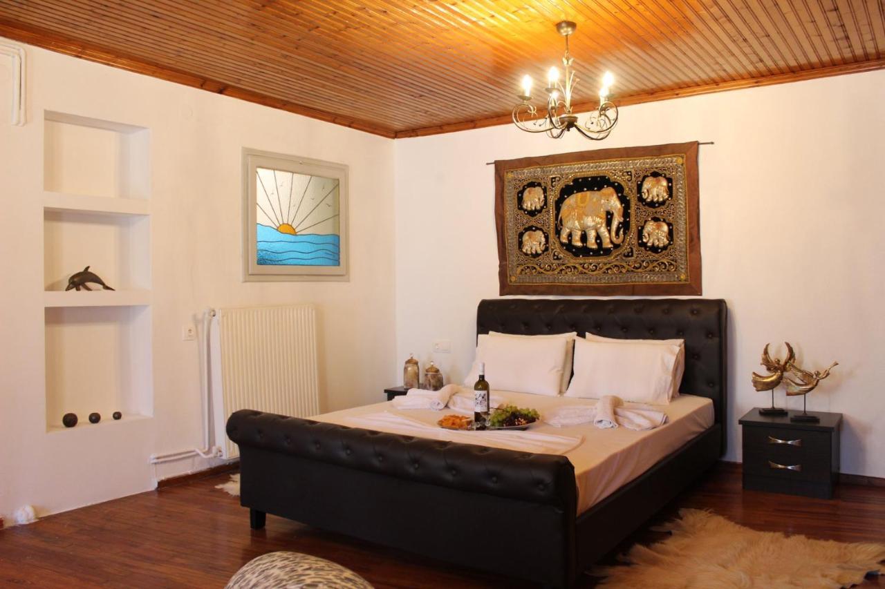 Kiratsos House Skiathos Town