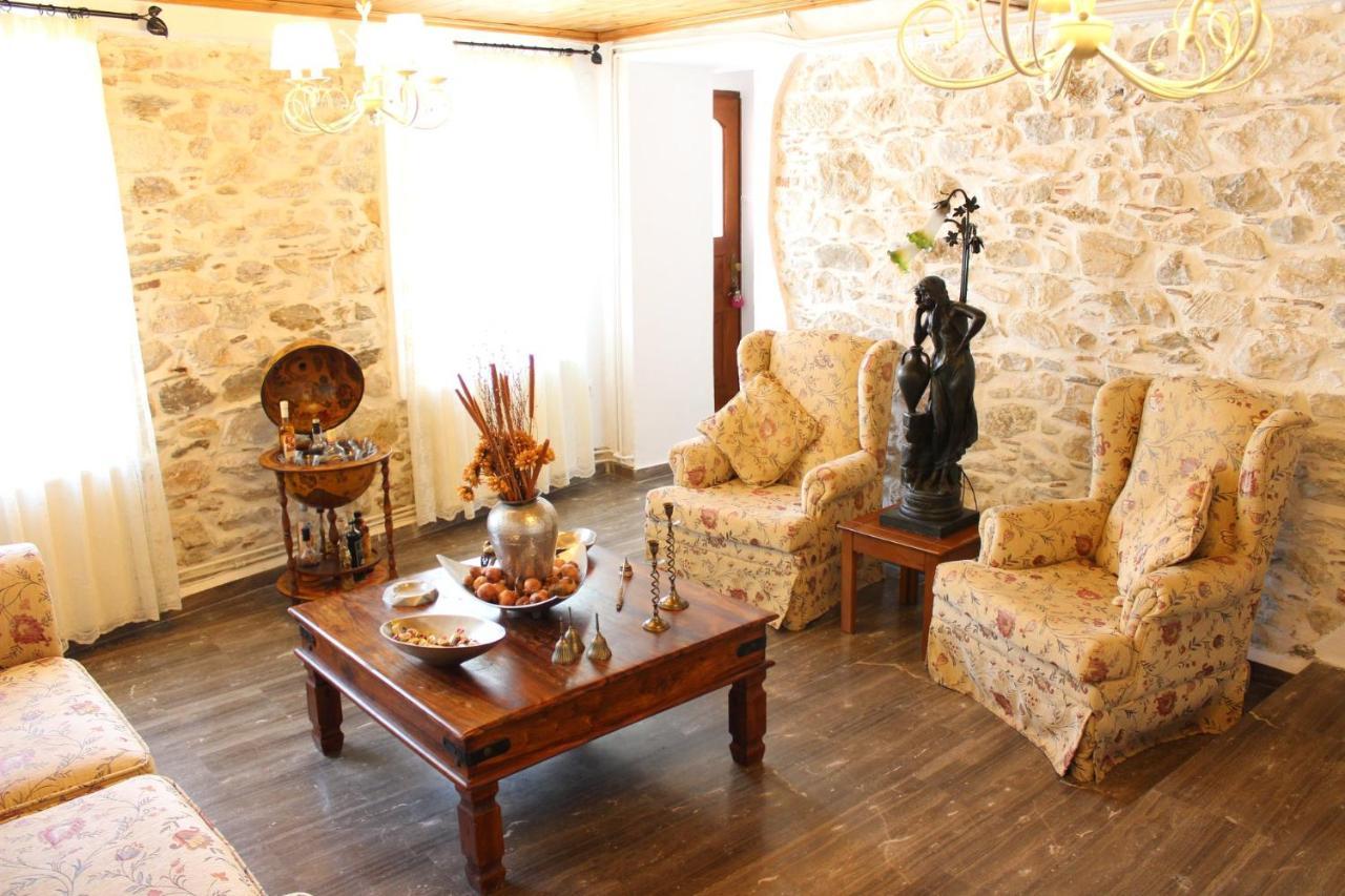 Kiratsos House Holiday home *