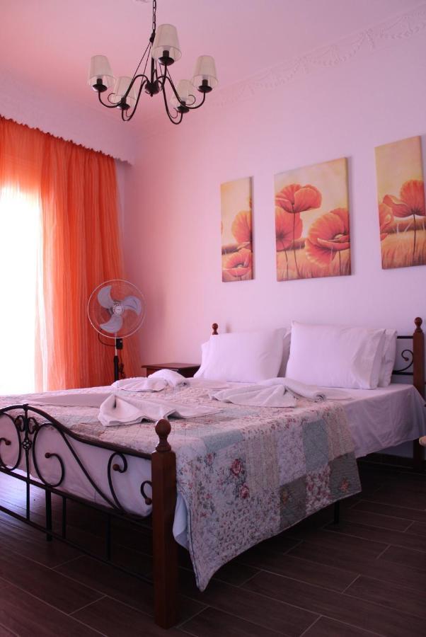 Kiratsos House *