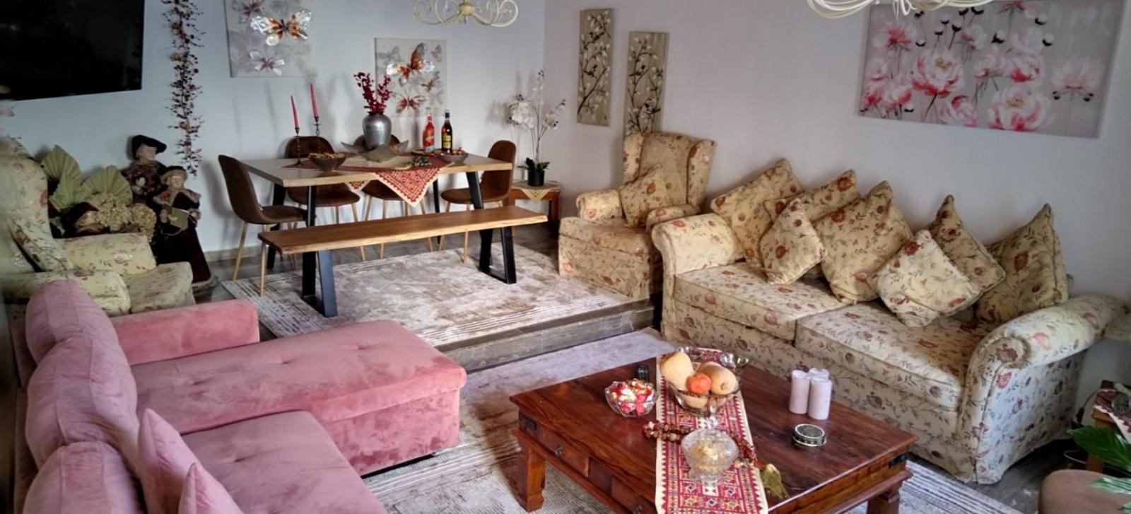 Kiratsos House *